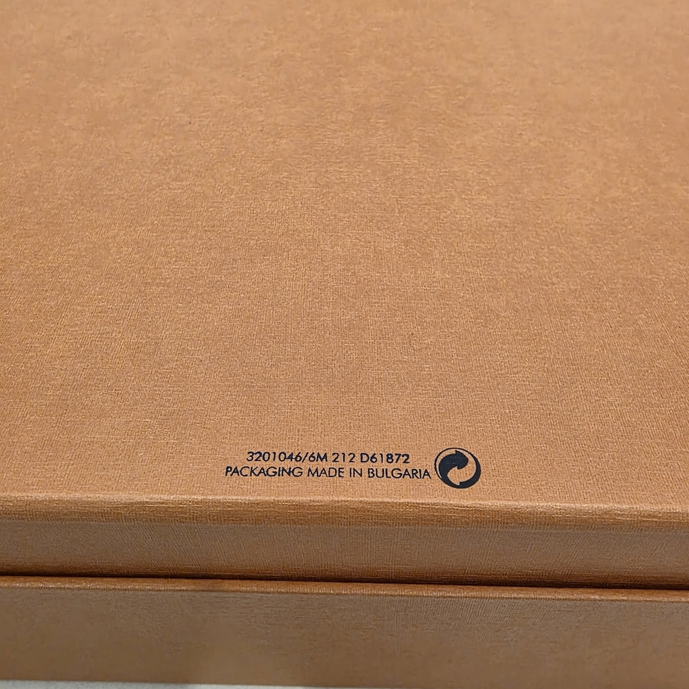 🔥Louis Vuitton Signature Large Magnectic Closure Orange Packaging - Picture 10 of 14
